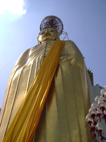 Luang Pho To (Giant Buddha)